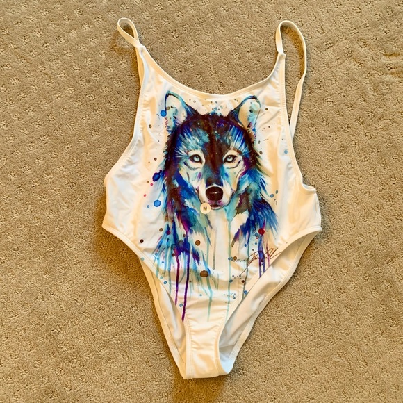 Wolf Pictured White Swimsuit - Picture 3 of 9